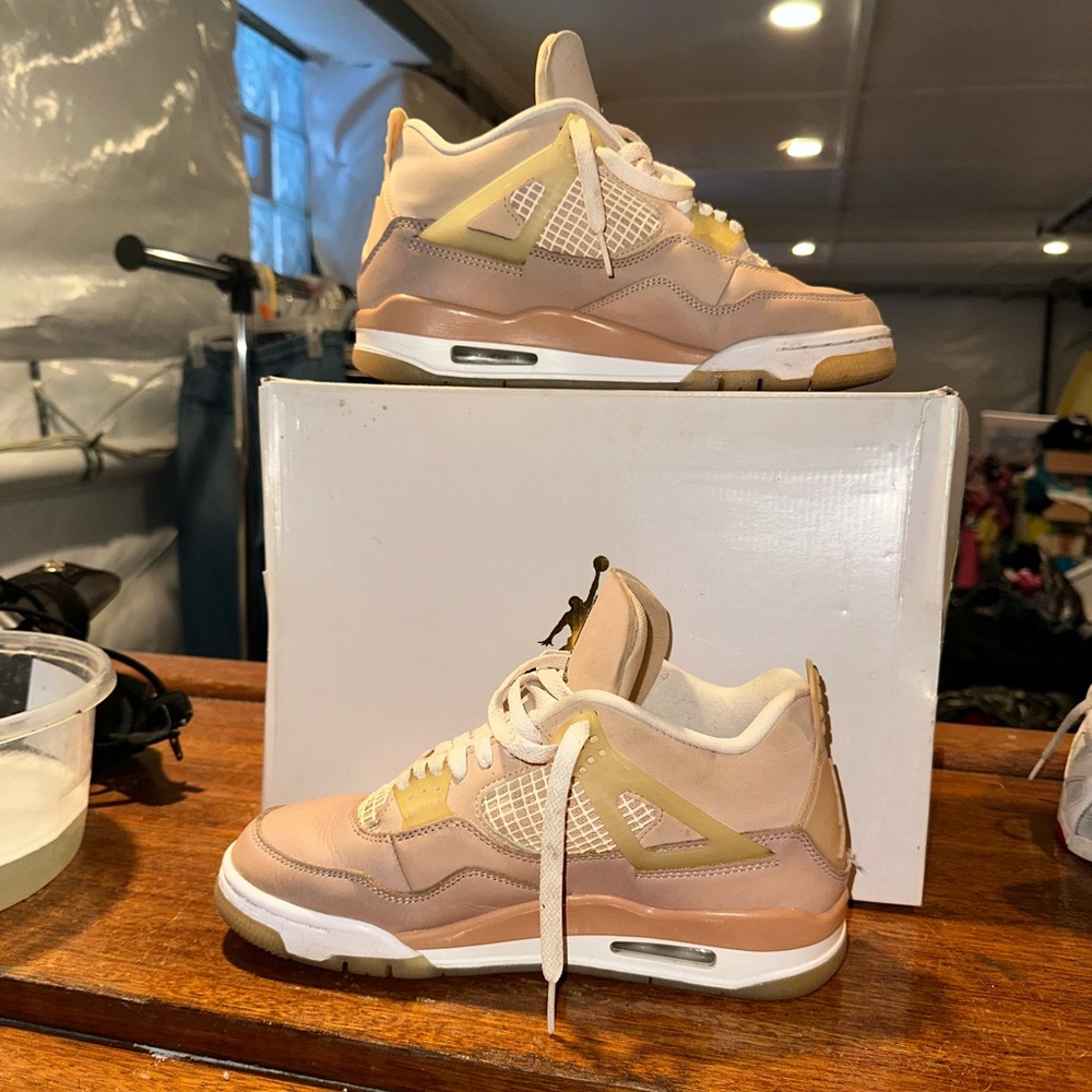 Womens Jordan 4 Retro shimmer w size 9